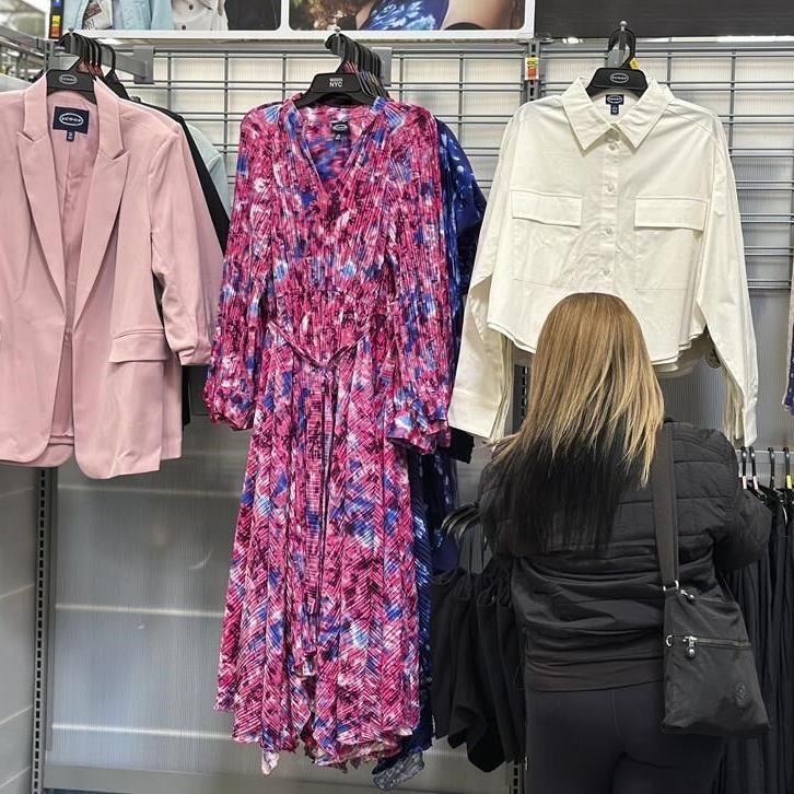 Retail sales surge 0.7% in March as Americans seem unfazed by higher prices with jobs plentiful